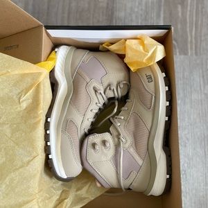 CATERPILLAR Steel toe boots Women